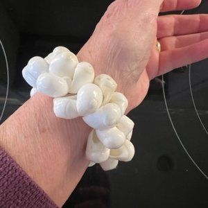 Retro Shell Bracelet and Screw-back Earrings Set (perfect condition!)